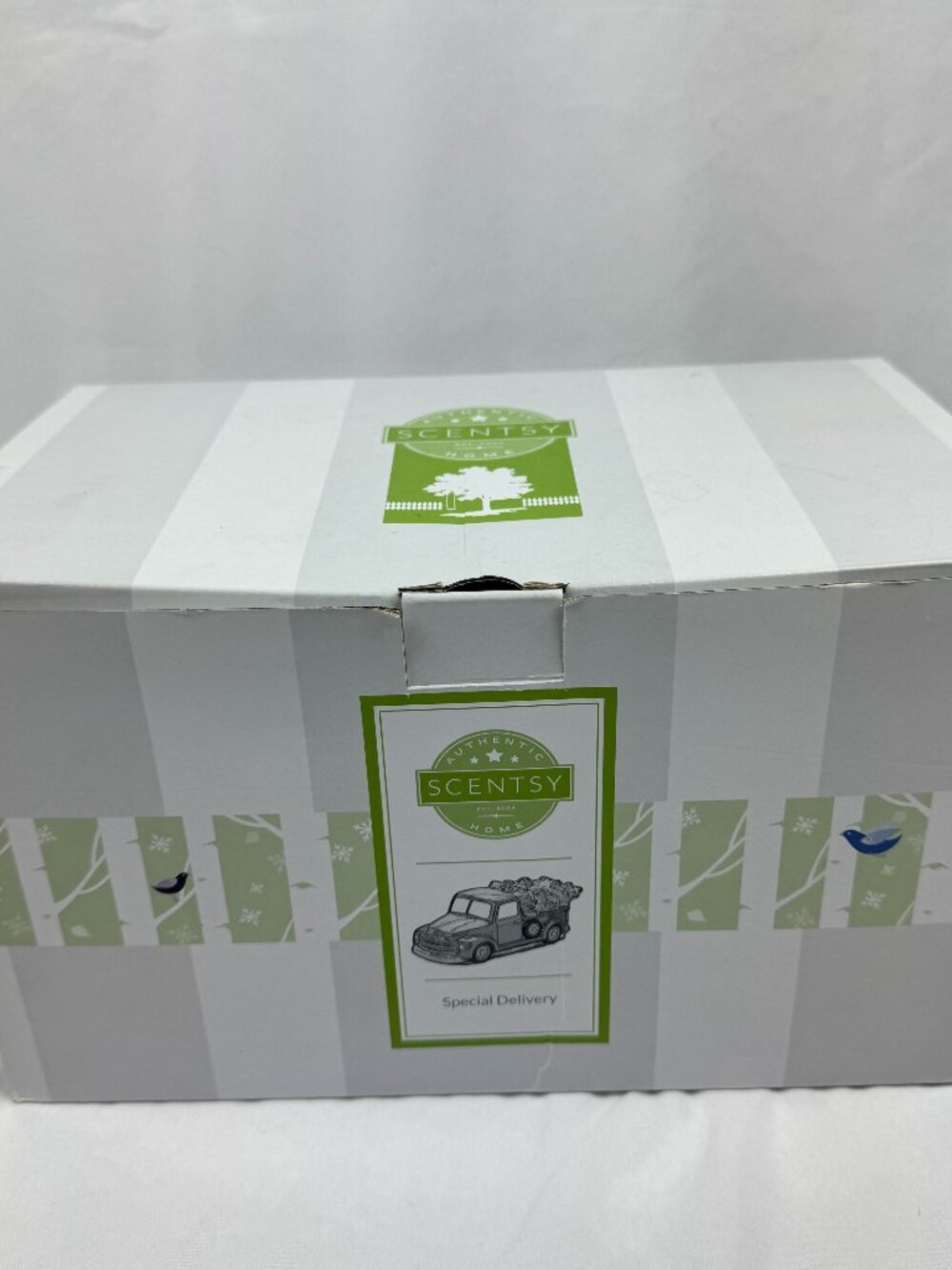 Scentsy Special Delivery Cover for Truck Warmer Christmas Tree With Box